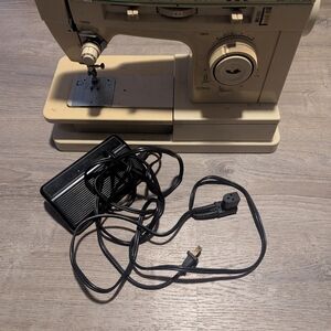 Vintage  Singer Sewing Machine with Foot Pedal